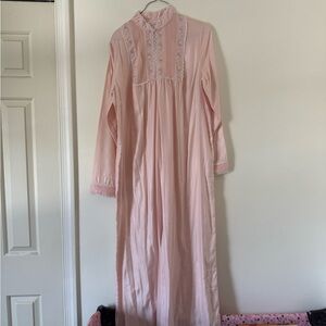 Vintage Elegant Pink Nightgown